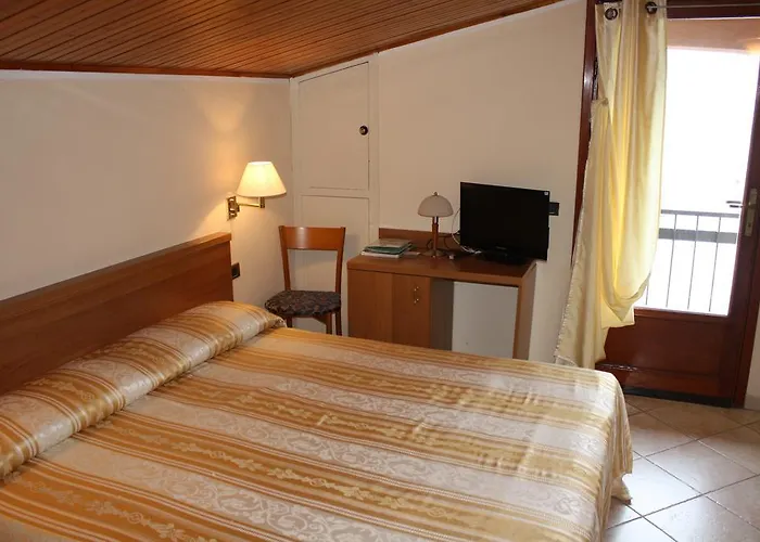 Ξενοδοχείο Ristorante Punta Dell'est 3*