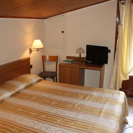 Hotel Ristorante Punta Dell'est 3*
